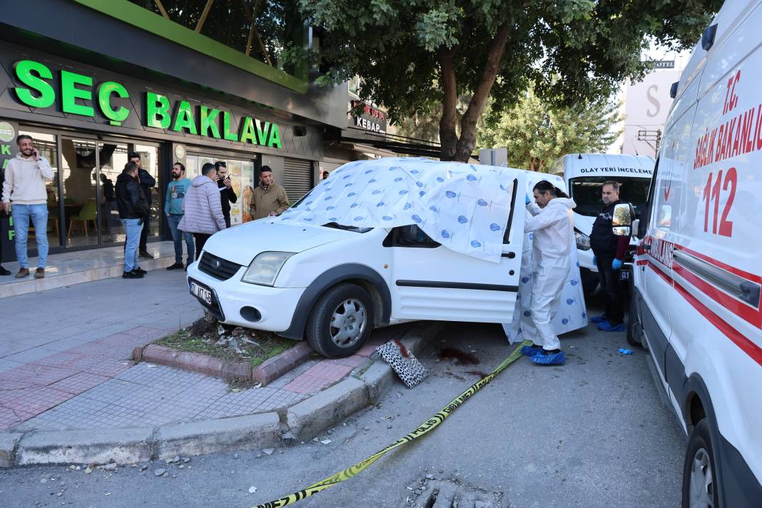 Adana'da bir kadın eski sevgilisinin nişanlanmasını kaldıramadı: 2 ölü 6