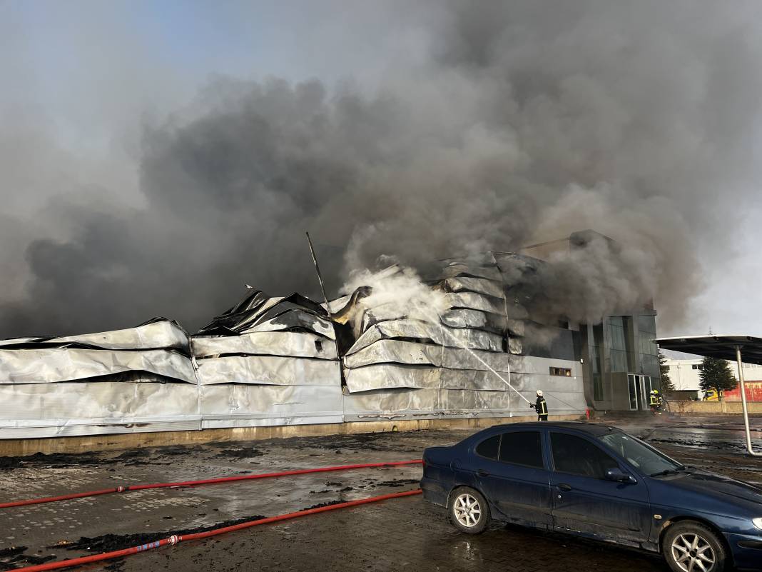 Kayseri'de fabrika yangınından acı haber: 3 kişi hayatını kaybetti 5