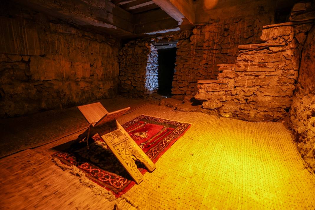 Eşrefoğlu Camisi kuşatmalarda tahliyeyi sağlayacak şekilde tasarlanmış 2