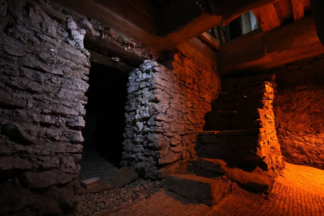 Eşrefoğlu Camisi kuşatmalarda tahliyeyi sağlayacak şekilde tasarlanmış 3