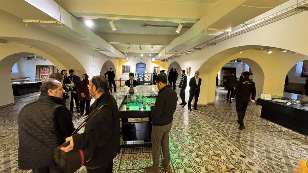 Konya'da "Mukaddes Emanetler" sergisi açıldı 1