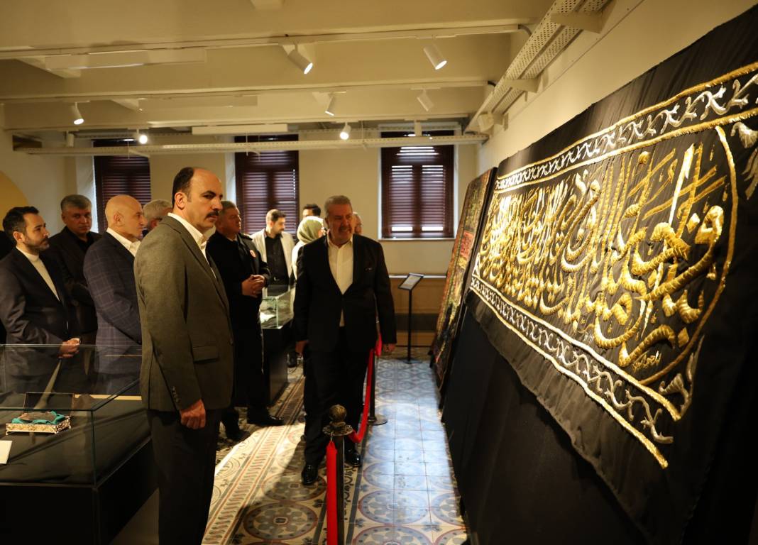 Konya'da "Mukaddes Emanetler" sergisi açıldı 7