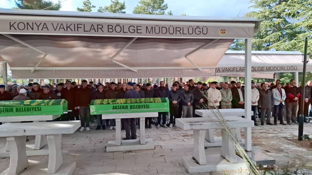 Henüz 5 yaşındaydı... Konya'da gözyaşları arasında toprağa verildi 5
