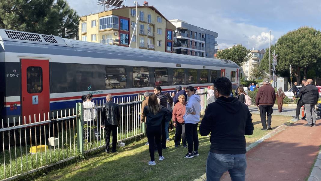 Karşıya geçmek isterken... Tren çarptı, hayatını kaybetti! 2