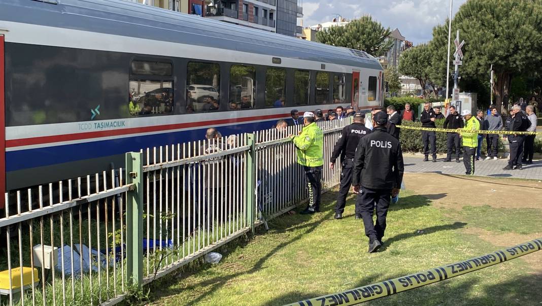 Karşıya geçmek isterken... Tren çarptı, hayatını kaybetti! 5