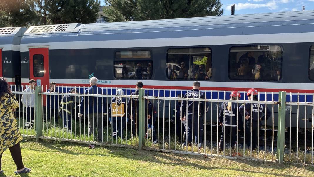 Karşıya geçmek isterken... Tren çarptı, hayatını kaybetti! 7