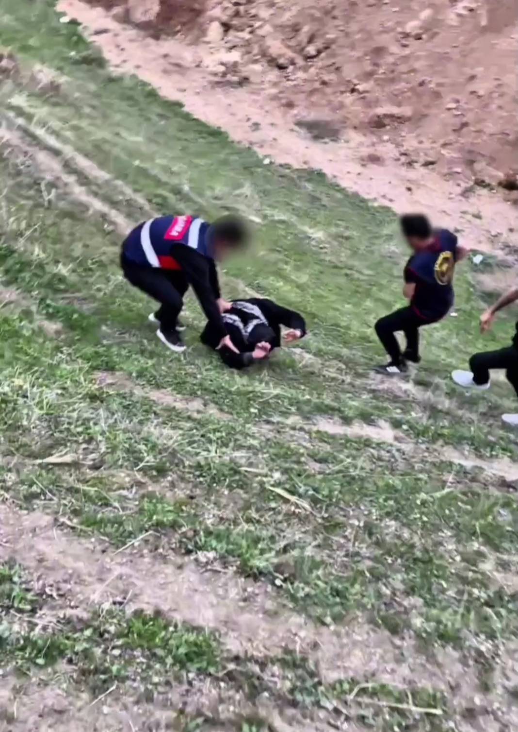 20 ilde 223 yıl hapisle aranan firari, çobanlık yaparak saklanmış 2