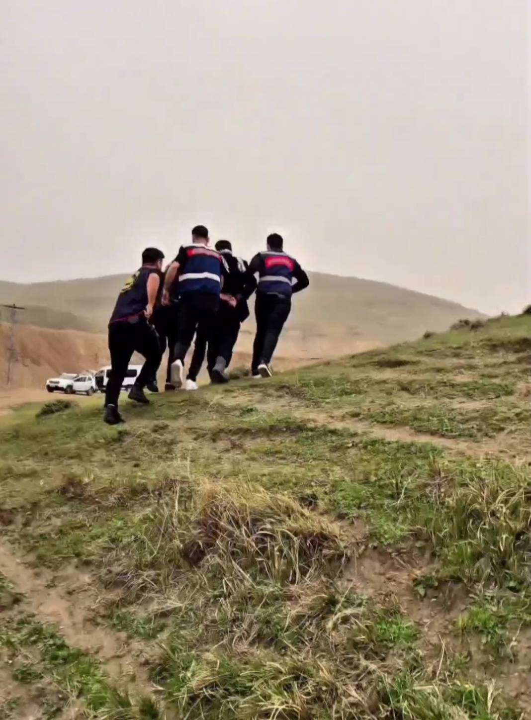 20 ilde 223 yıl hapisle aranan firari, çobanlık yaparak saklanmış 4