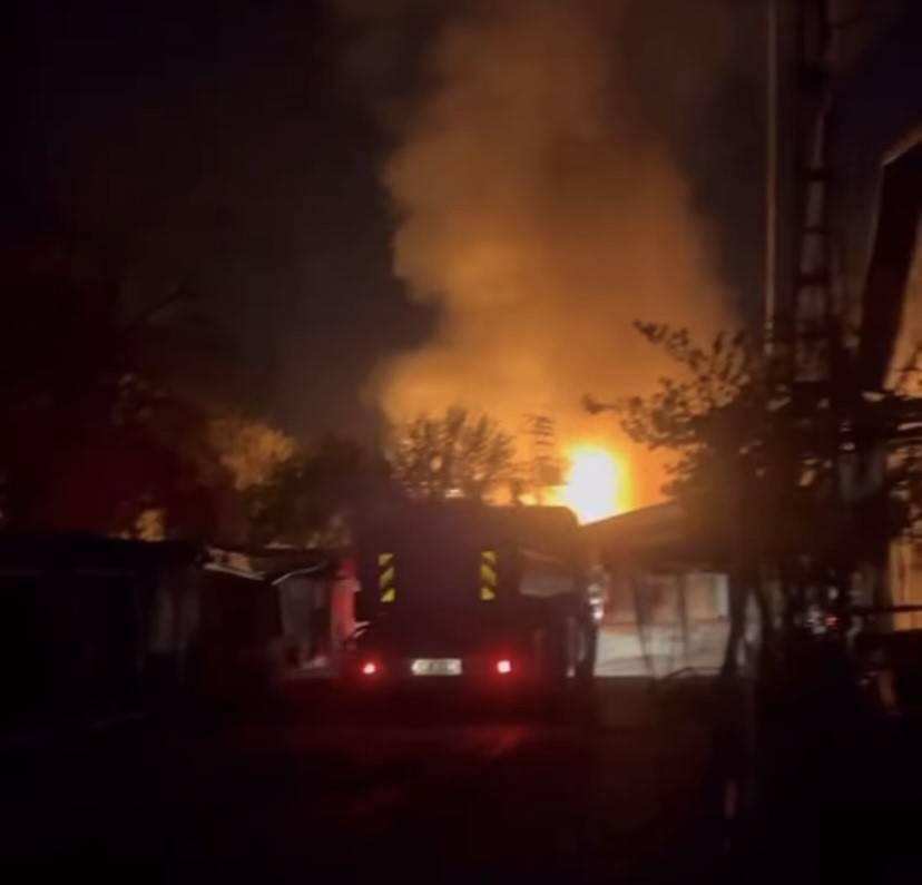 Konya'da iş yeri deposunda yangın 1