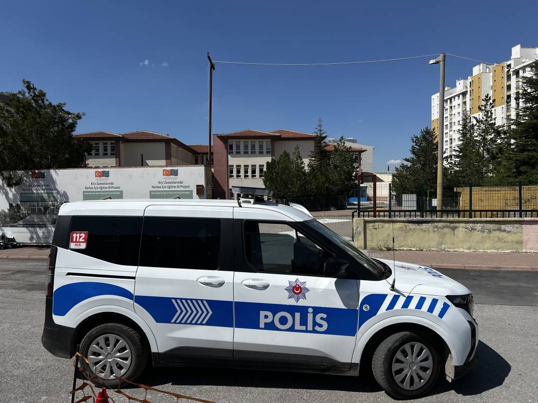 Çocuklarını almaya gittiği okulun önünde, eski eşi tarafından bıçaklandı 2