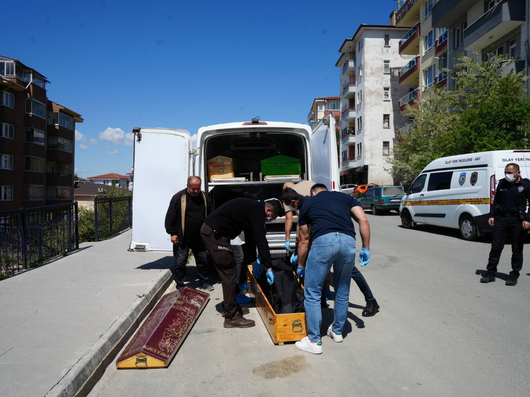 Türkiye gündemine oturdu! Hamile kadının cesedi evde bulunmuştu: Kocası, 1,5 yaşındaki çocuğuyla her gün eve geliyormuş 9