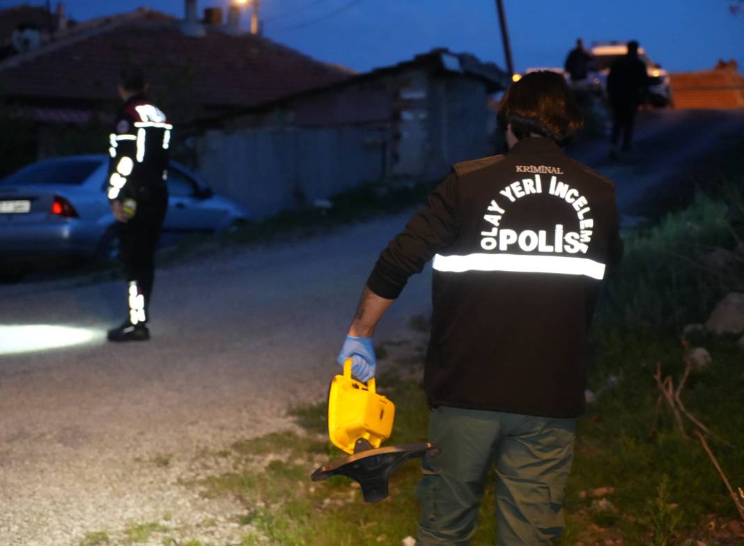 Eşinin telefonuna mesaj atan akrabasını sokak ortasında vurdu 2