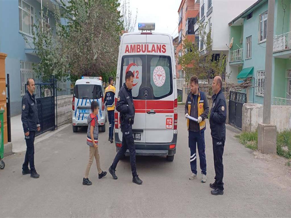 Birlikte yaşadığı kadını dövüp, bıçakladı 6