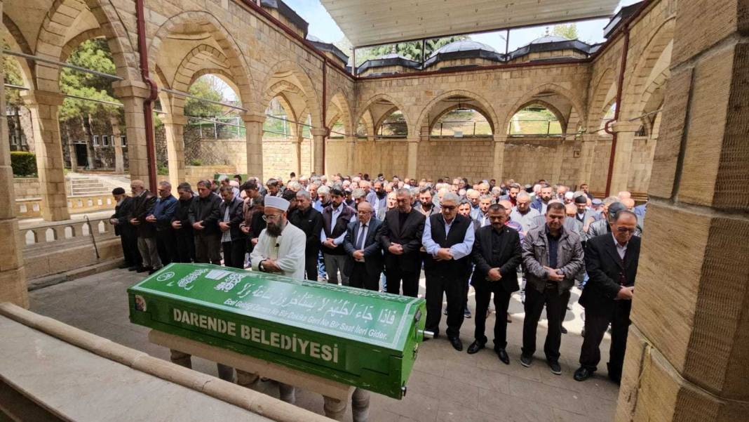 Eşi tarafından öldürülen 5 çocuk annesi toprağa verildi 1