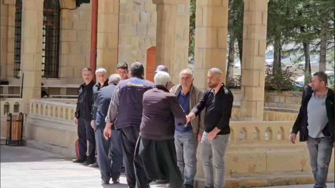 Eşi tarafından öldürülen 5 çocuk annesi toprağa verildi 3