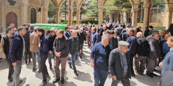 Eşi tarafından öldürülen 5 çocuk annesi toprağa verildi