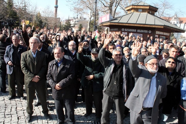 Konya'da STK'lar Suriye'deki katliamı protesto etti 3