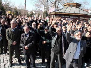 Konya'da STK'lar Suriye'deki katliamı protesto etti