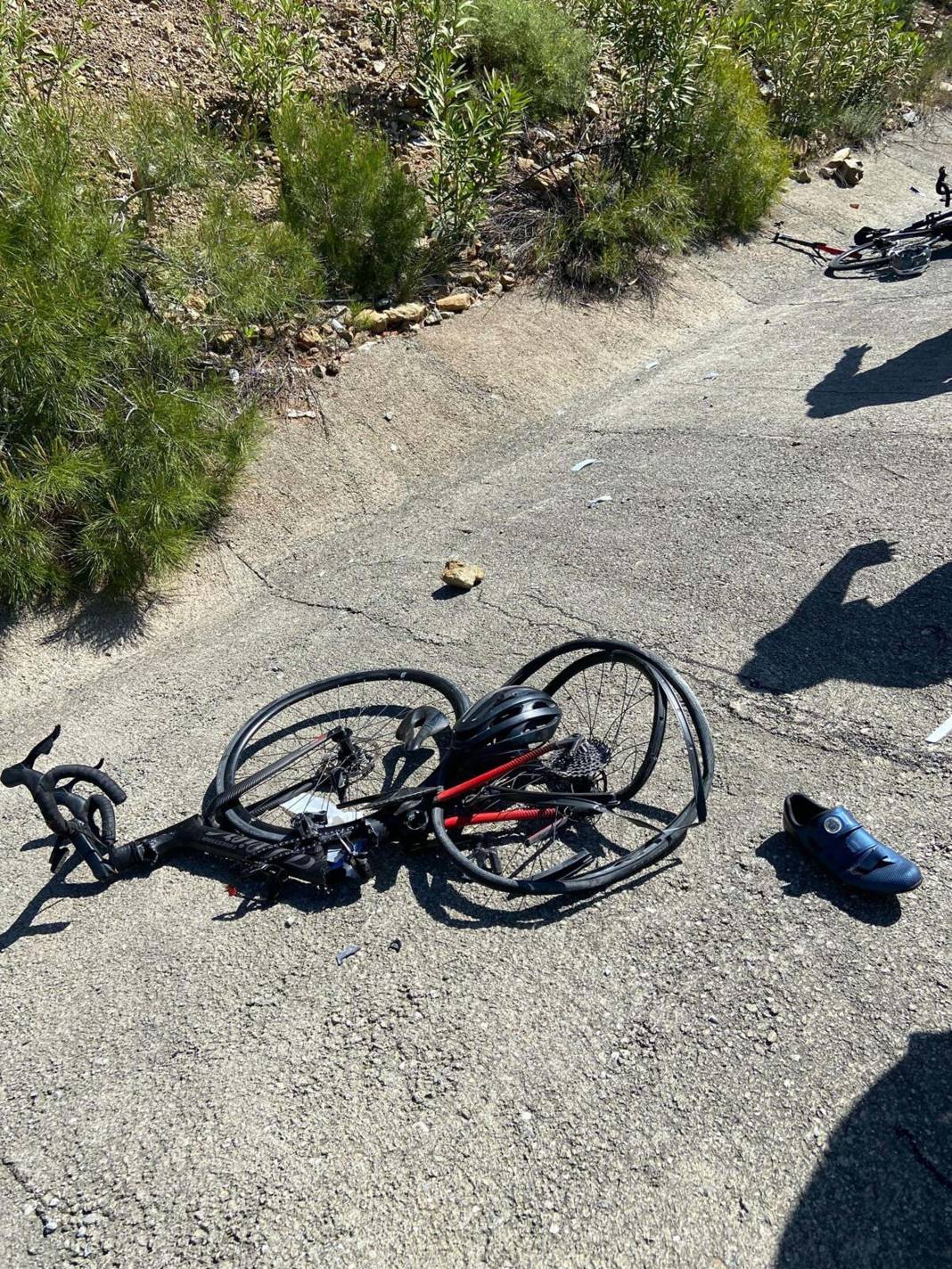 Otomobilin bisikletli gruba çarptığı kazada ölü sayısı 2'ye yükseldi 7