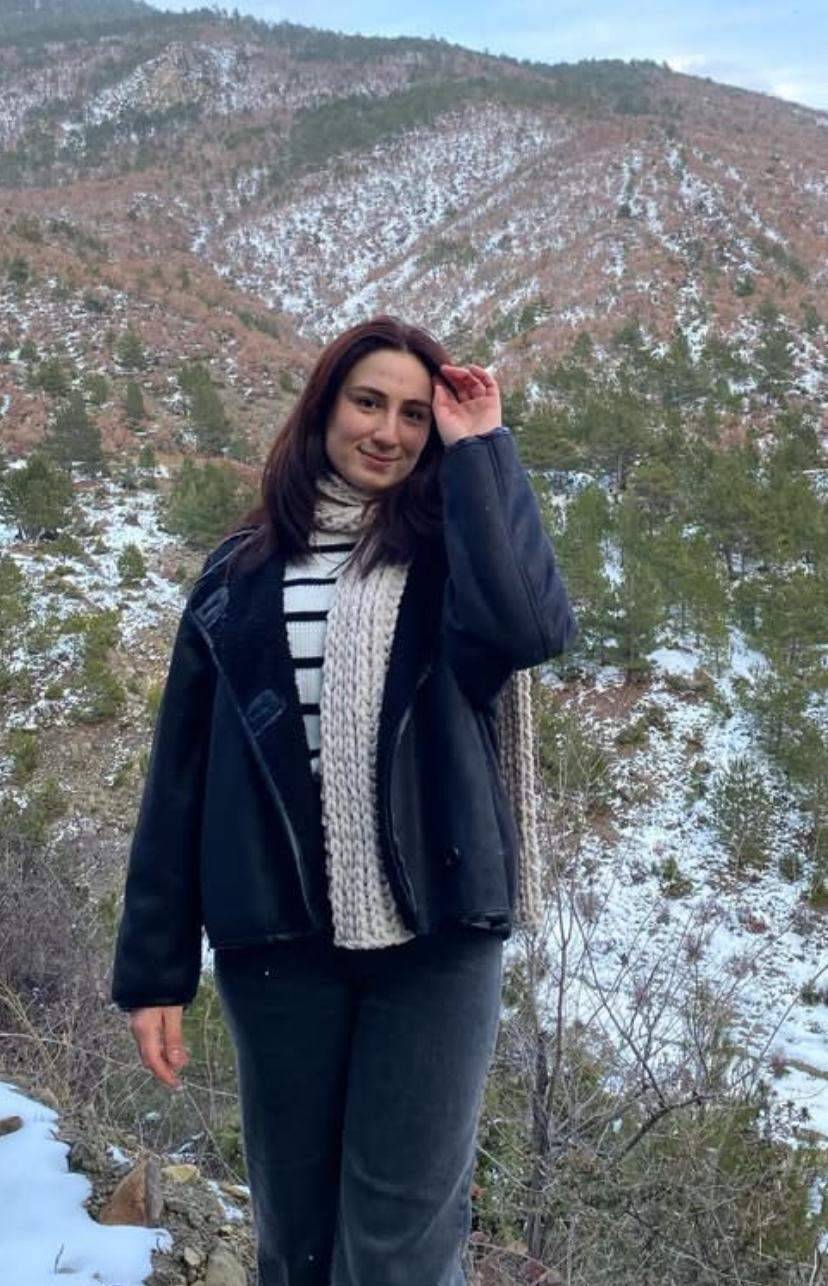 Minibüs şarampole yuvarlandı: Genç kız hayatını kaybetti, 4 yaralı 7