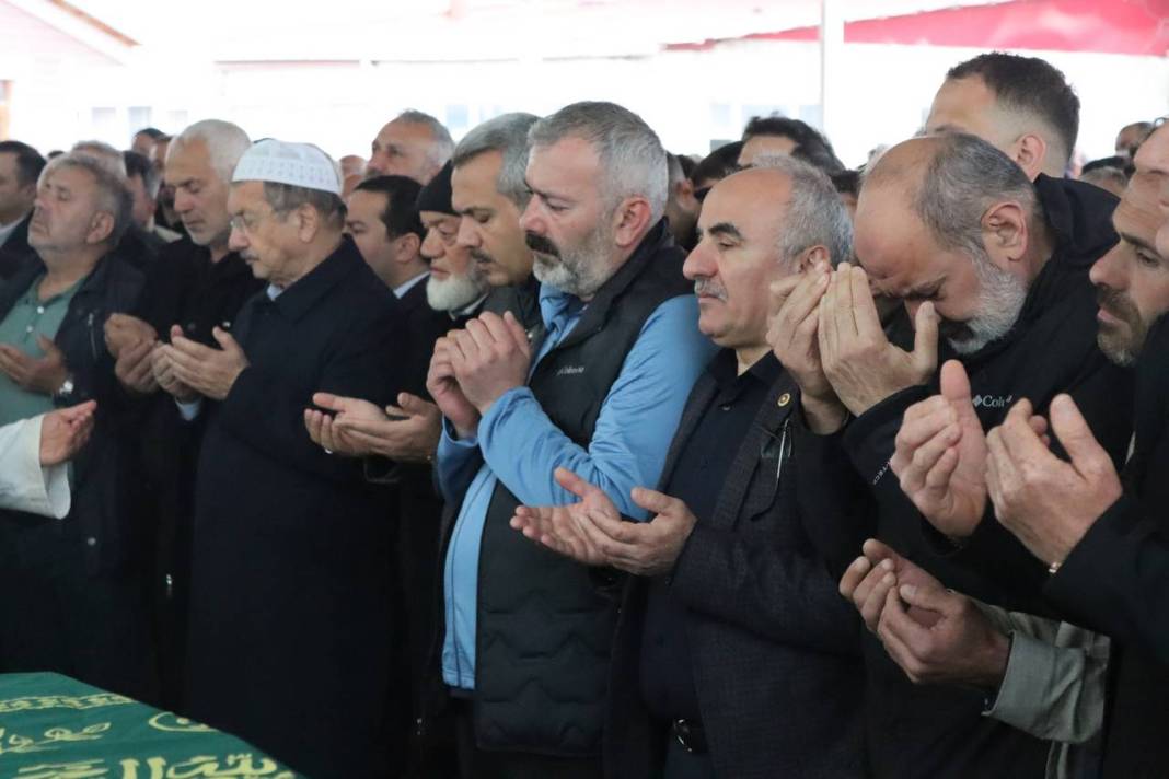 Bu acının tarifi yok! 3 kız kardeş, son yolculuklarına uğurlandı 11