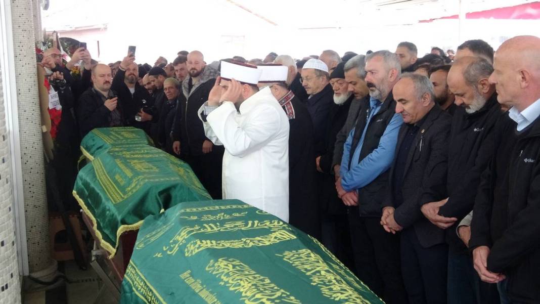 Bu acının tarifi yok! 3 kız kardeş, son yolculuklarına uğurlandı 4