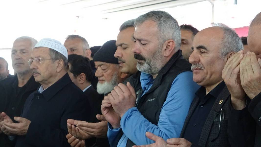 Bu acının tarifi yok! 3 kız kardeş, son yolculuklarına uğurlandı 5