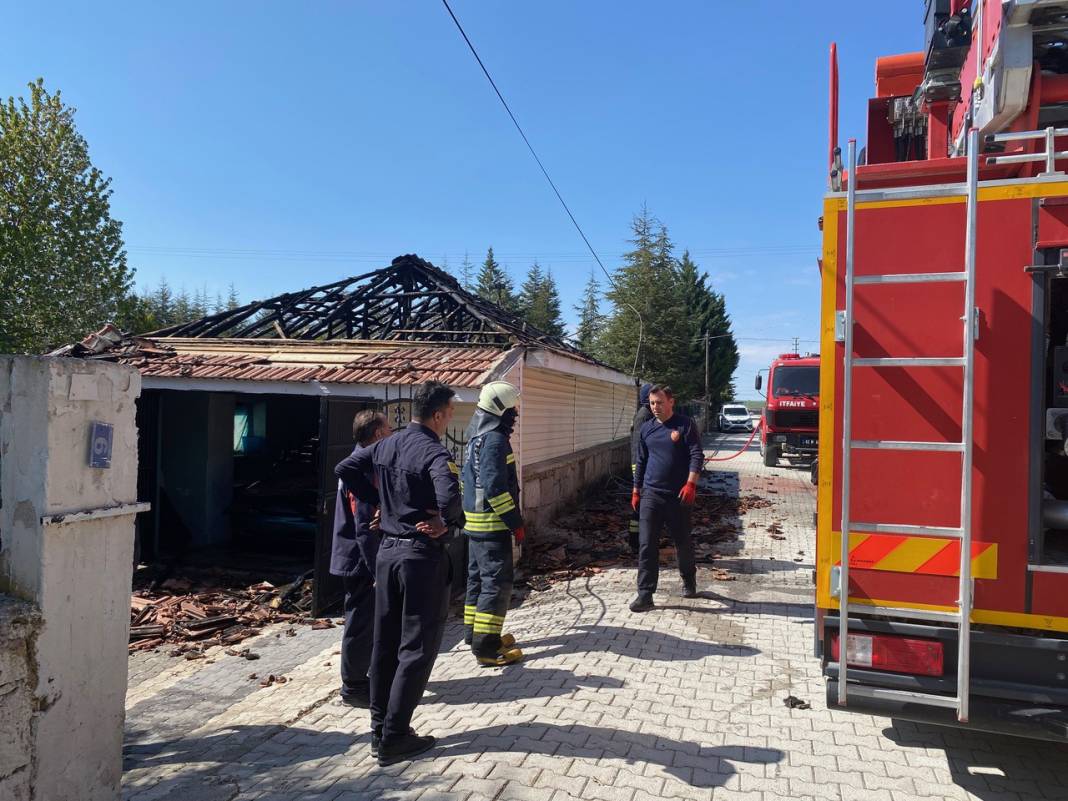Konya'da gurbetçi evinde yangın! 3