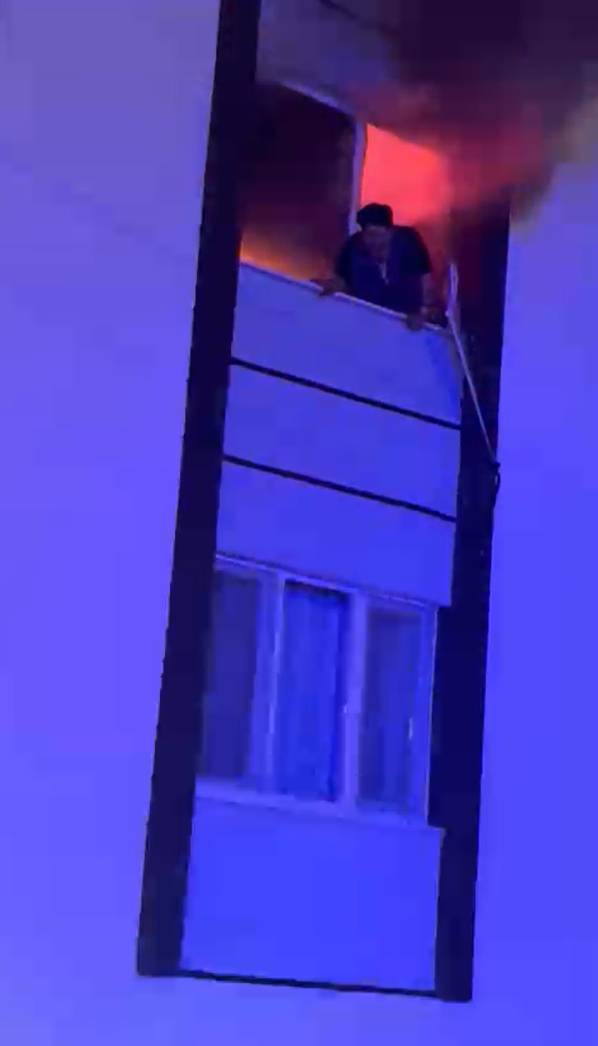 Çöp evde yangın: 2 ölü, 1 ağır yaralı 1