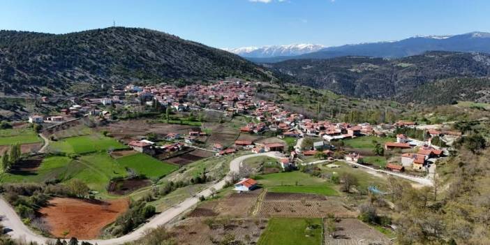 672 yıllık tarifle yılda 1 kez yapılıyor...Herkes o köye akın ediyor