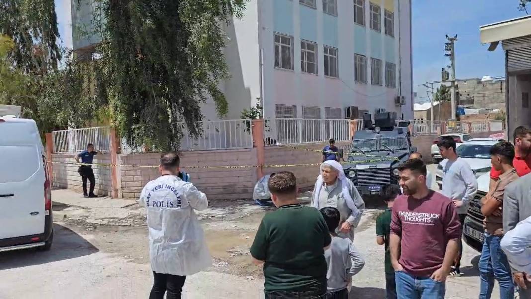 Okulun bahçesinde silahlı saldırıya uğrayan öğretmen öldü 1