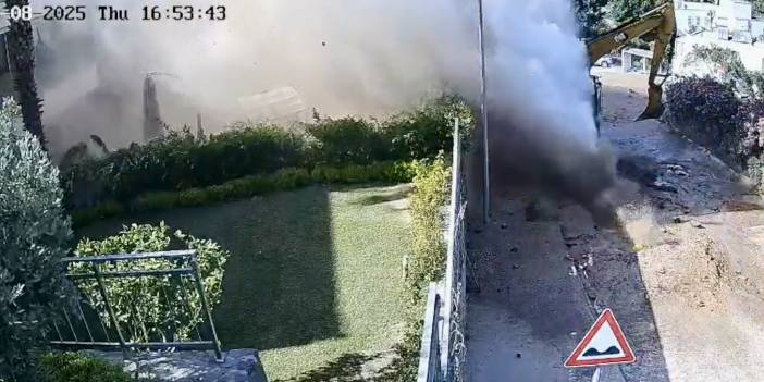 Su borusu bomba gibi patladı, site savaş alanına döndü