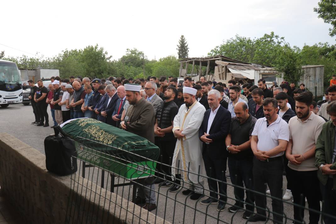 Motosiklet tutkunu genç kadın, son yolculuğuna uğurlandı 8