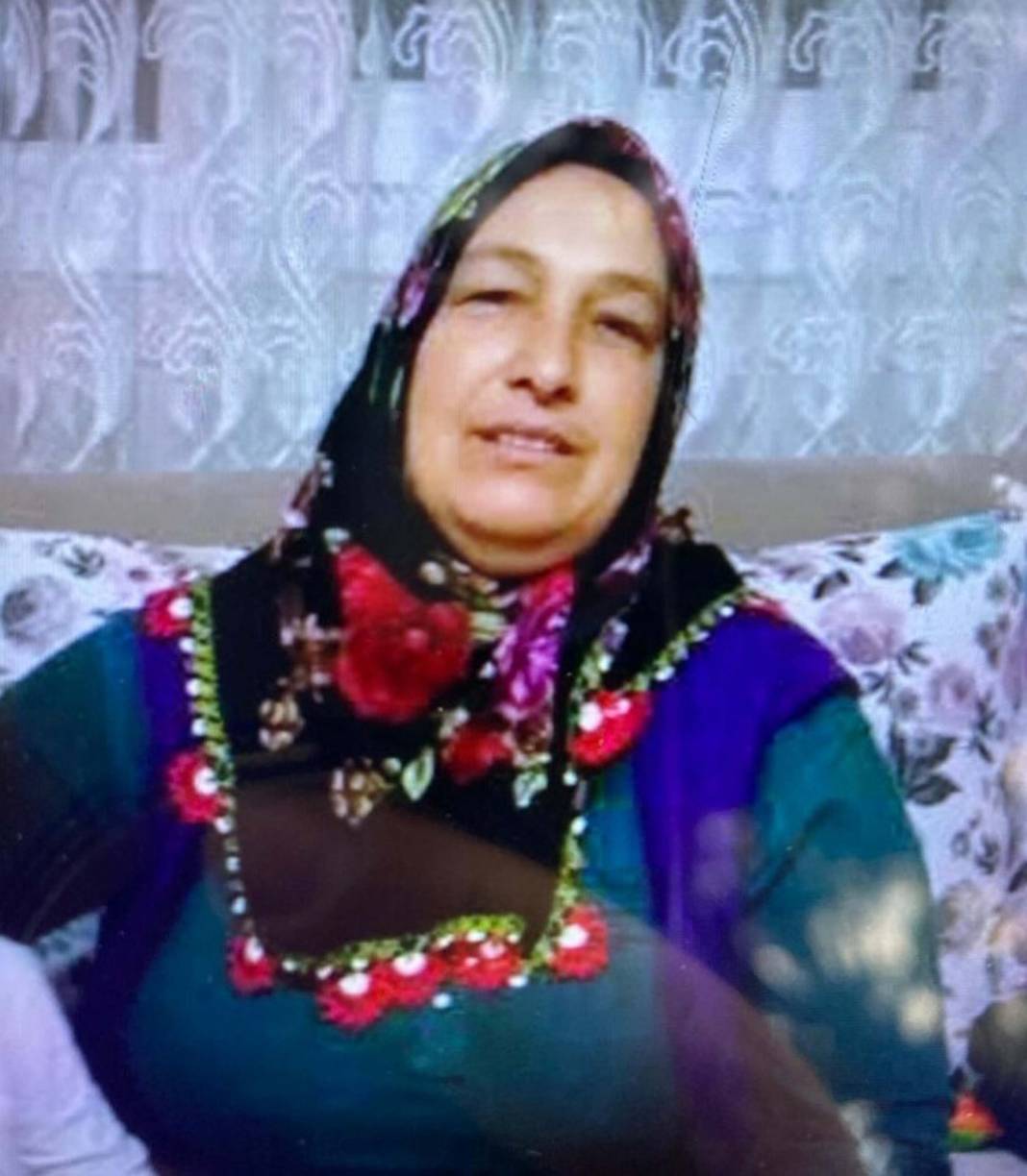 Manisa'da otomobilin çarptığı motosikletin sürücüsü ile yanındaki eşi öldü 5