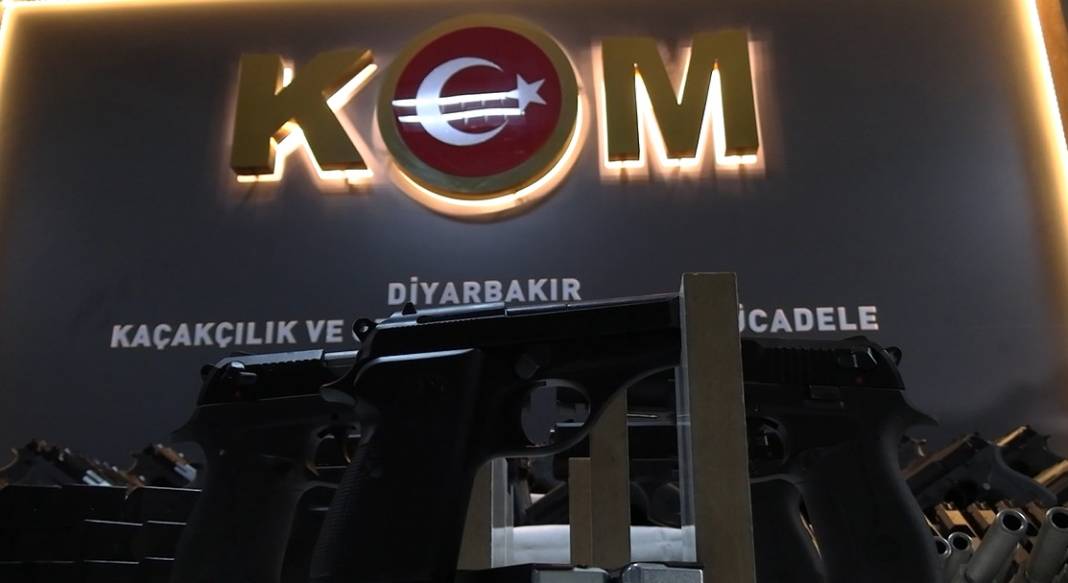 Masum görünen oyuncakçıdan cephanelik çıktı! 4