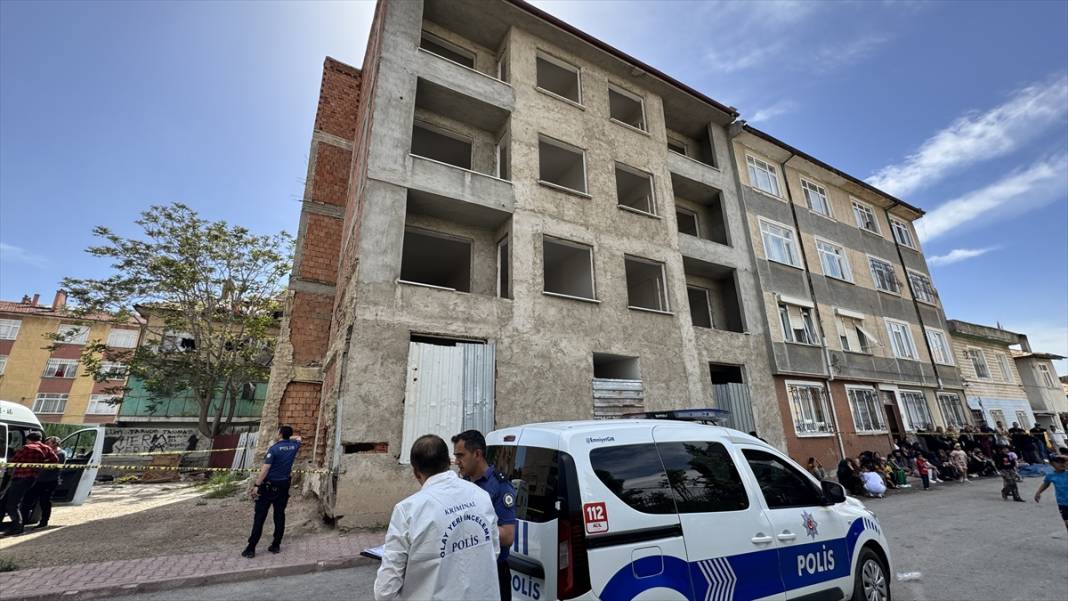 Konya’da inşaat halindeki binada ceset bulundu 5