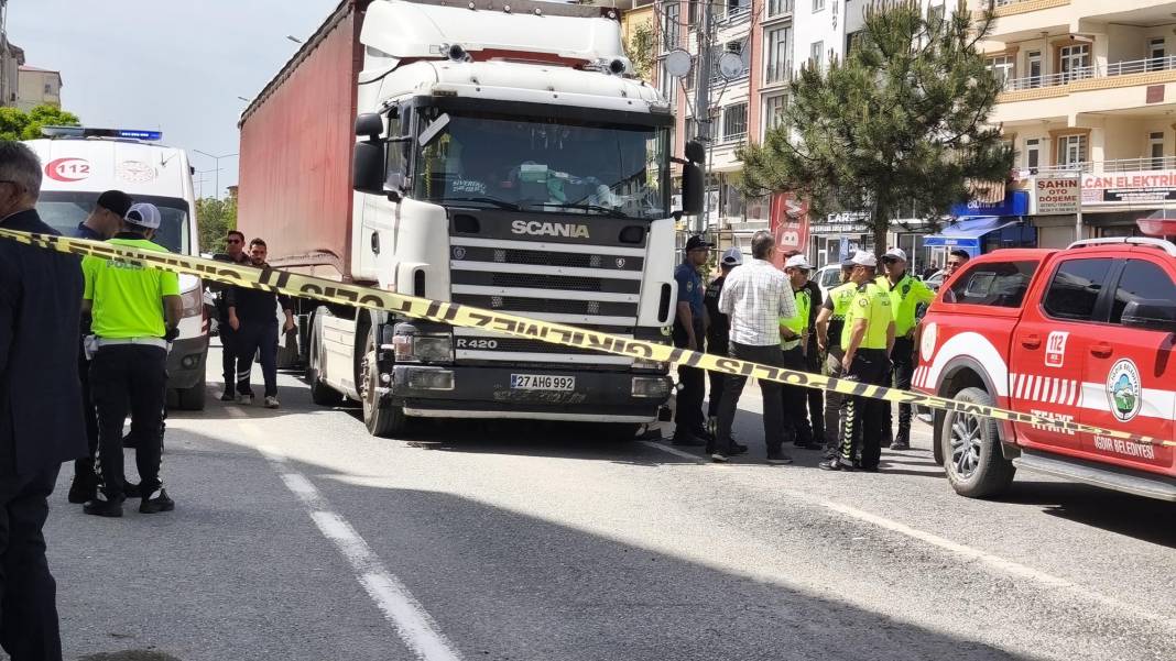 TIR'ın çarptığı yaya öldü 3