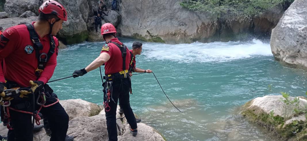 Kanyonda ayağı kayıp suya düşen üniversiteli boğuldu 1
