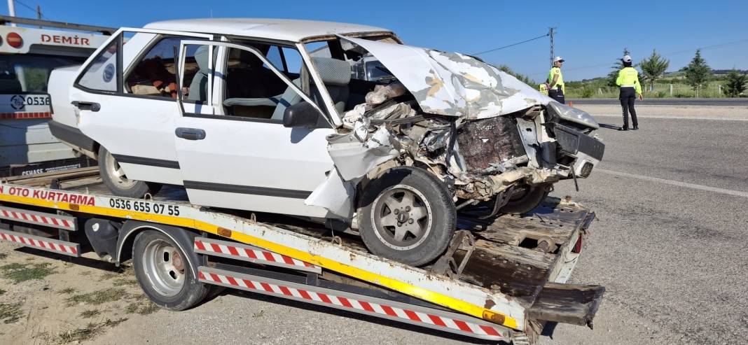 İşçileri taşıyan otomobil kaza yaptı: 4'ünün durumu ağır, 6 yaralı 7