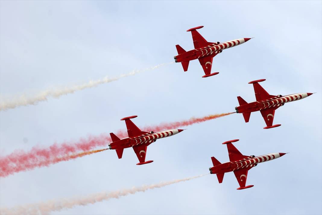 Türk Yıldızlarından, Konya'da muhteşem gösteri 6