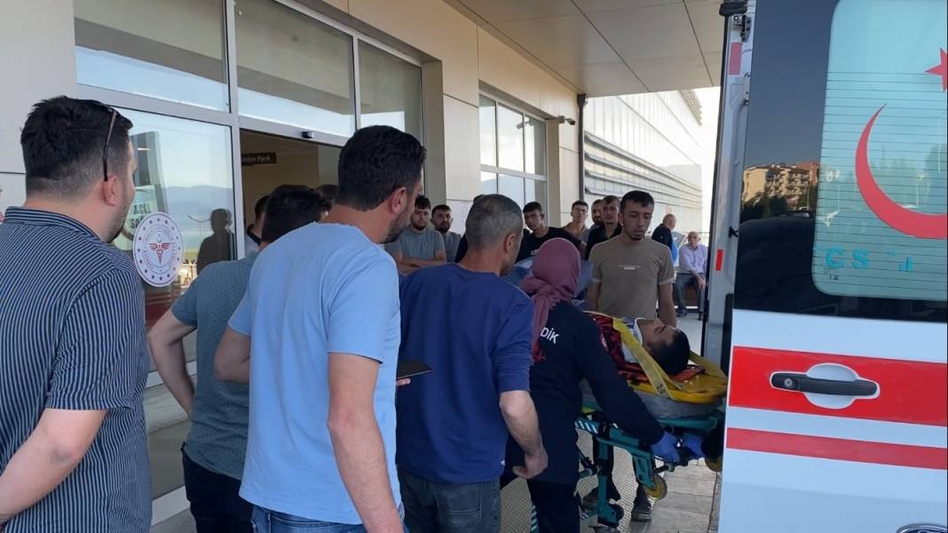 Devrilen traktörün altında kalan 11 yaşındaki çocuk öldü 3