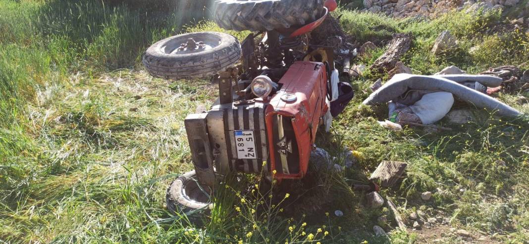 Devrilen traktörün altında kalan 11 yaşındaki çocuk öldü 6