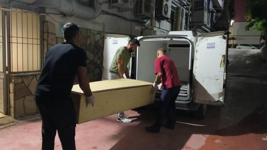 Kayganlaşan yolda kaza yapan genç sürücüden acı haber 1