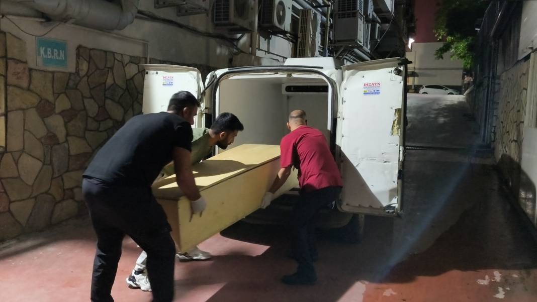 Kayganlaşan yolda kaza yapan genç sürücüden acı haber 2