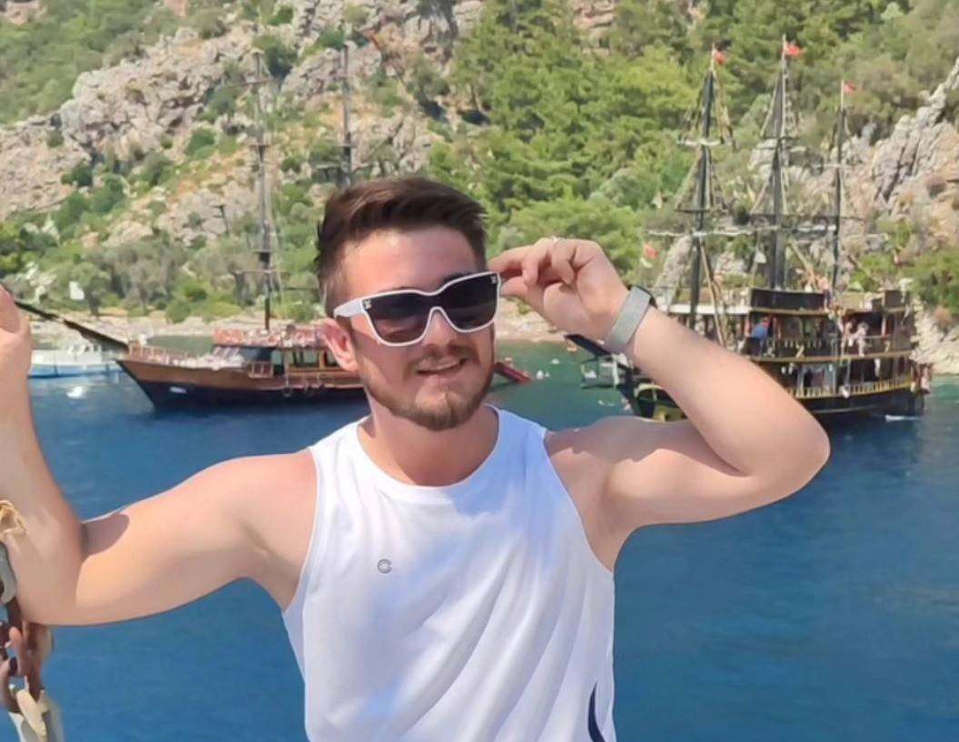 Kayganlaşan yolda kaza yapan genç sürücüden acı haber 5