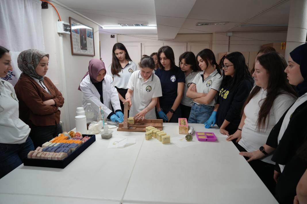 Lise öğrencileri  zararsız yüzü ile tanıştı... Tarımsal potansiyel hazır, yeter ki sanayisi kurulsun 4