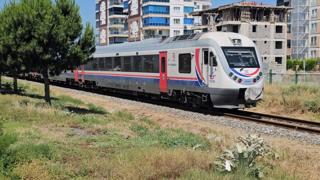 Evlilik arifesinde feci son! Ambulans şoförü trenin altında can verdi 5