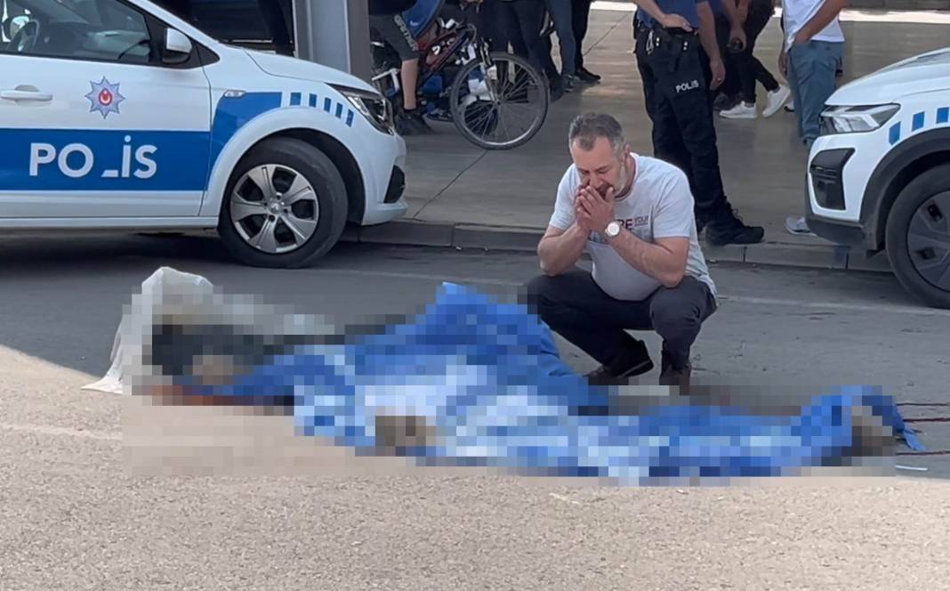 Çöp kamyonunun altında can verdi 6