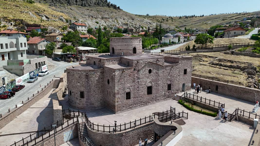 Konya'daki bu mekanlar ziyaretçi akınına uğradı! 7