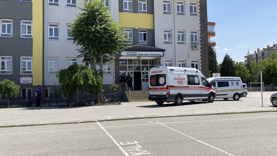 Konya'da bir öğretmen okulda uğradığı silahlı saldırıda hayatını kaybetti 2